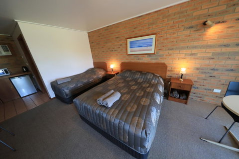 Quays Motel San Remo - Pubs and Clubs 1