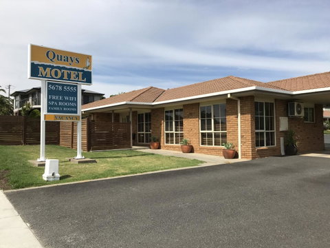 Quays Motel San Remo - Pubs and Clubs 0