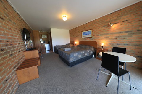 Quays Motel San Remo - Pubs and Clubs 10
