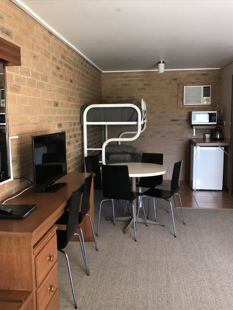 Quays Motel San Remo - Pubs and Clubs 3
