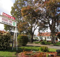 Highlander Haven Motel - Pubs and Clubs