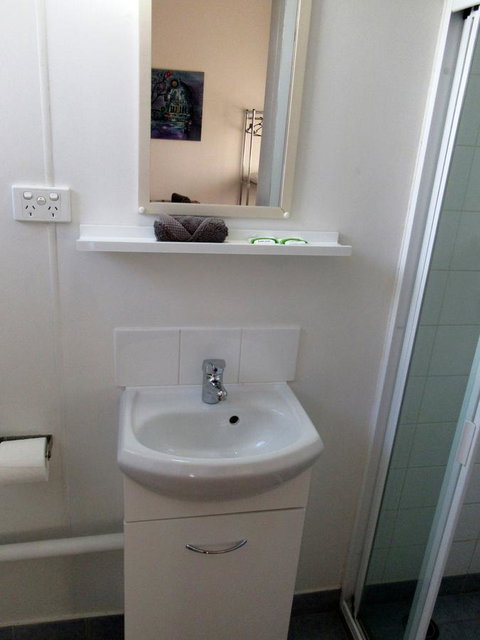 The Highlander Motel - 24HR Check In - Go Out 20