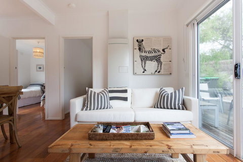 Capella Villa No. 4 - Stunning Luxury Decor Inside And Out - Go Out 3