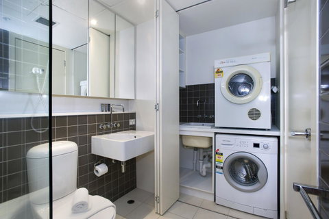 Mono Apartments On Freshwater Place - Go Out 9