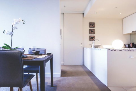 Mono Apartments On Freshwater Place - Go Out 10