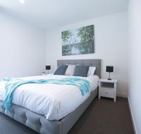 Box Hill 2 Bedroom Apt La Maison 02 - Pubs and Clubs