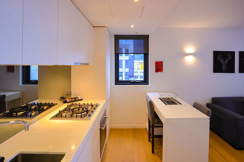 Flinders Street Apartments - Pubs and Clubs 8