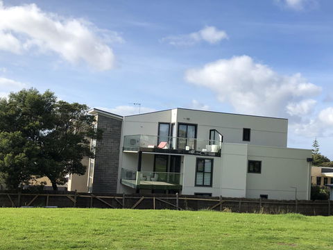 Apartments In Phillip Island Towers - Block C - Pubs and Clubs 33