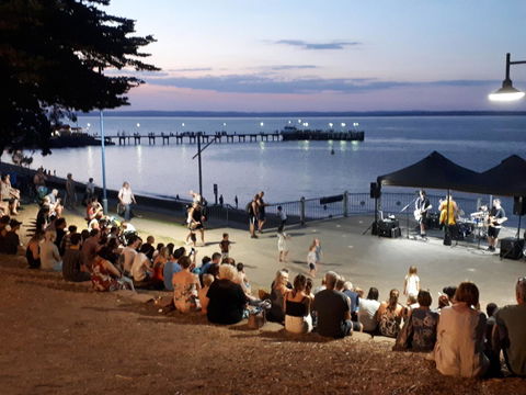 Apartments In Phillip Island Towers - Block C - Pubs and Clubs 9