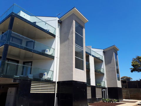 Apartments In Phillip Island Towers - Block C - Pubs and Clubs 32
