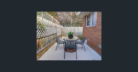 Uptown Frankston - Pubs and Clubs 14