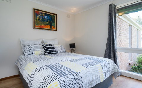 Uptown Frankston - Pubs and Clubs 4