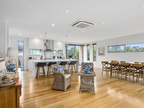 Aireys Ocean View - Pubs and Clubs 5