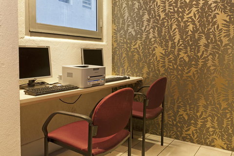 Causeway Inn On The Mall - Pubs and Clubs 25