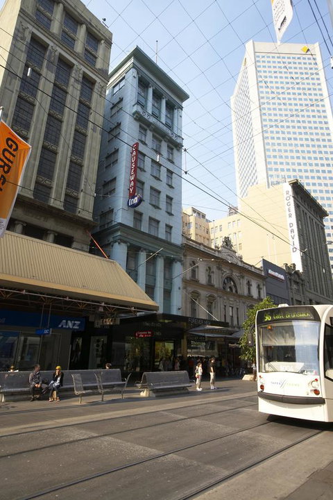 Causeway Inn On The Mall - Pubs and Clubs 23