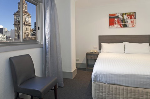 Causeway Inn On The Mall - Pubs and Clubs 15