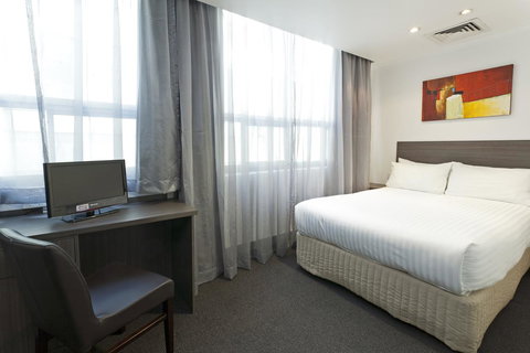 Causeway Inn On The Mall - Pubs and Clubs 13