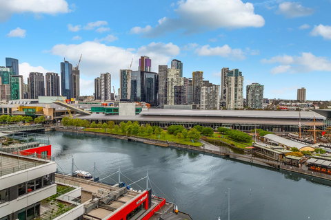 Signature Waterfront Apartments - Go Out 21