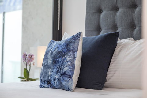 Signature Waterfront Apartments - Go Out 25