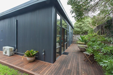 The Love Shack - Romantic Bungalow - Go Out 1