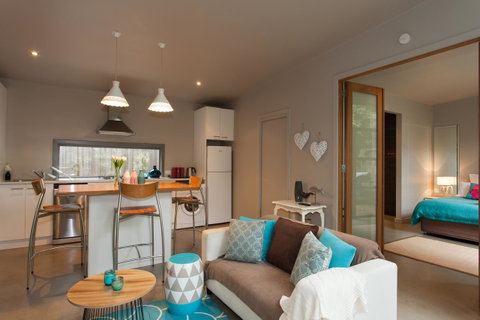 The Love Shack - Romantic Bungalow - Go Out 3
