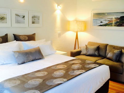 Sorrento Beach Motel - Pubs and Clubs 15