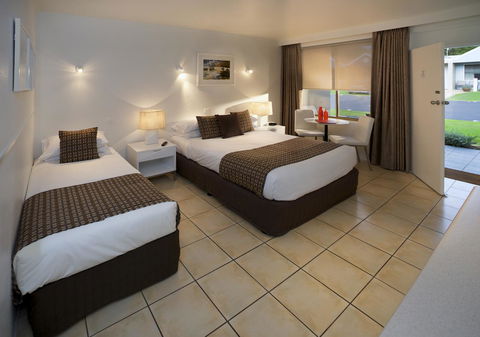 Sorrento Beach Motel - Pubs and Clubs 16