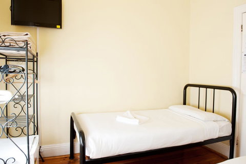 Hotel Claremont Guest House - Go Out 5