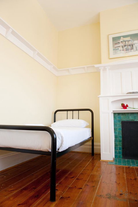 Hotel Claremont Guest House - Go Out 4