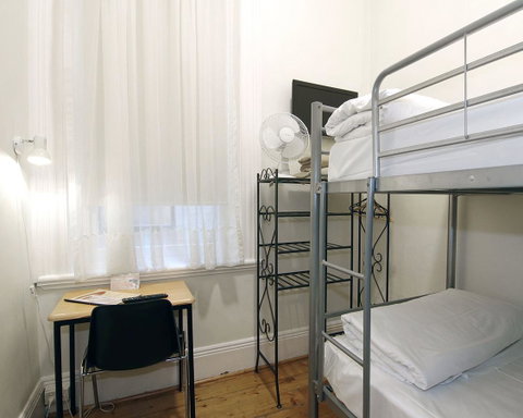 Hotel Claremont Guest House - Go Out 1