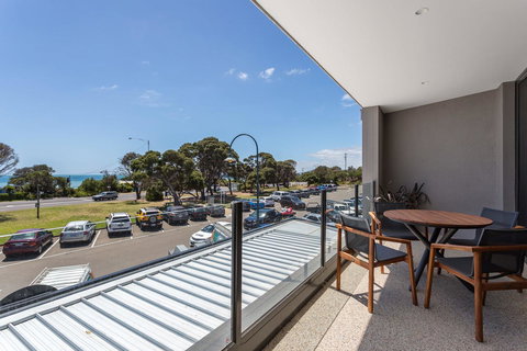Blairgowrie Apartment 1 - On The Beach - Pubs and Clubs 9