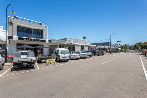 Blairgowrie Apartment 1 - On The Beach - Pubs and Clubs 15
