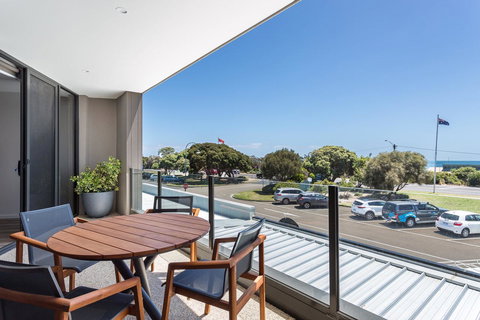 Blairgowrie Apartment 1 - On The Beach - Pubs and Clubs 10