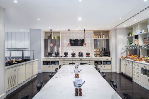 Mantra On Russell - Pubs and Clubs 12