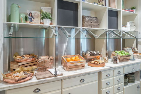 Mantra On Russell - Pubs and Clubs 11