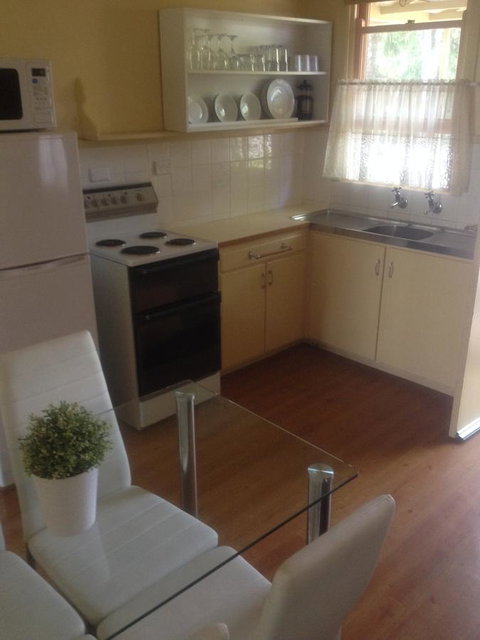 Viewhill Holiday Units - Pubs and Clubs 6