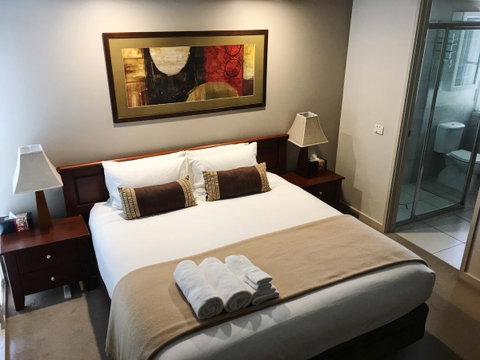 Luxury Abalina Cottages - Pubs and Clubs 0