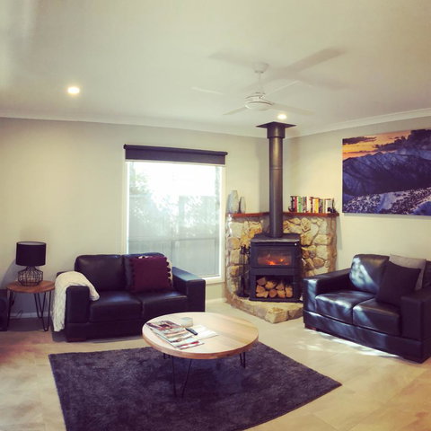 Luxury Abalina Cottages - Pubs and Clubs 15