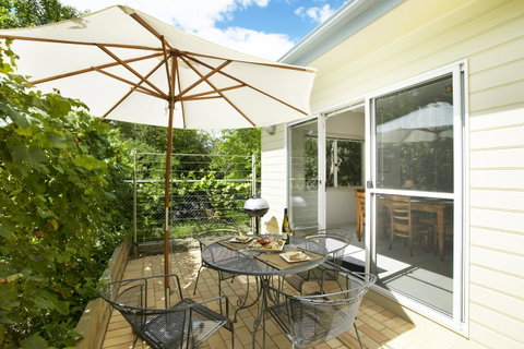 Luxury Abalina Cottages - Pubs and Clubs 38