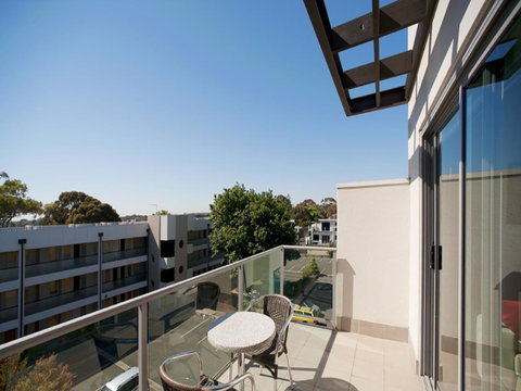 The Waves Apartments - Pubs and Clubs 27