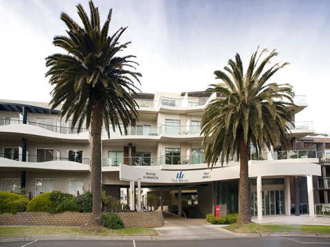 The Waves Apartments - Pubs and Clubs 16