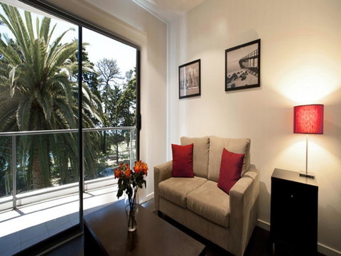 The Waves Apartments - Pubs and Clubs 26