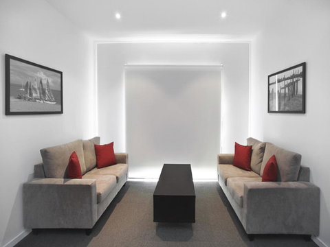The Waves Apartments - Pubs and Clubs 10