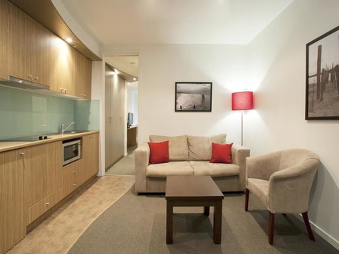 The Waves Apartments - Pubs and Clubs 20