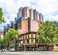 Paramount Apartments Melbourne - Go Out