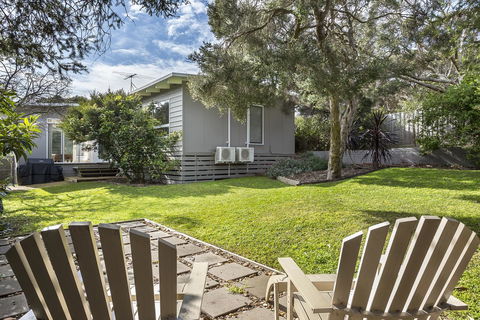 Sunset On Scott - Relax In Tranquility & Style - Pubs and Clubs 3