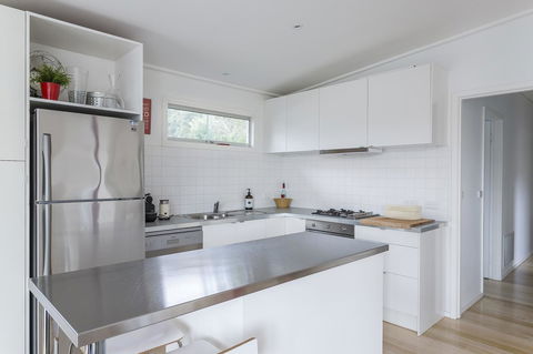 Sunset On Scott - Relax In Tranquility & Style - Pubs and Clubs 9