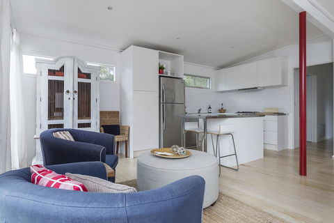 Sunset On Scott - Relax In Tranquility & Style - Pubs and Clubs 8