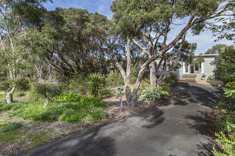 Sunset On Scott - Relax In Tranquility & Style - Pubs and Clubs 2