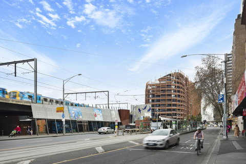 Viste Della Fortuna - Rejuvenate Stays - Pubs and Clubs 12